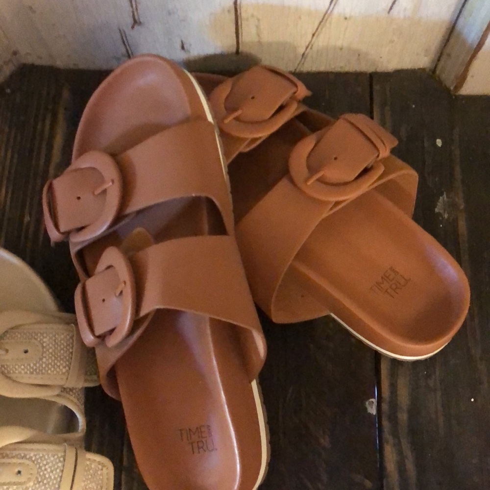 Time and Tru slip on sandal buckle cream brown taupe like new lot of 3 sโฆ - Picture 14 of 16